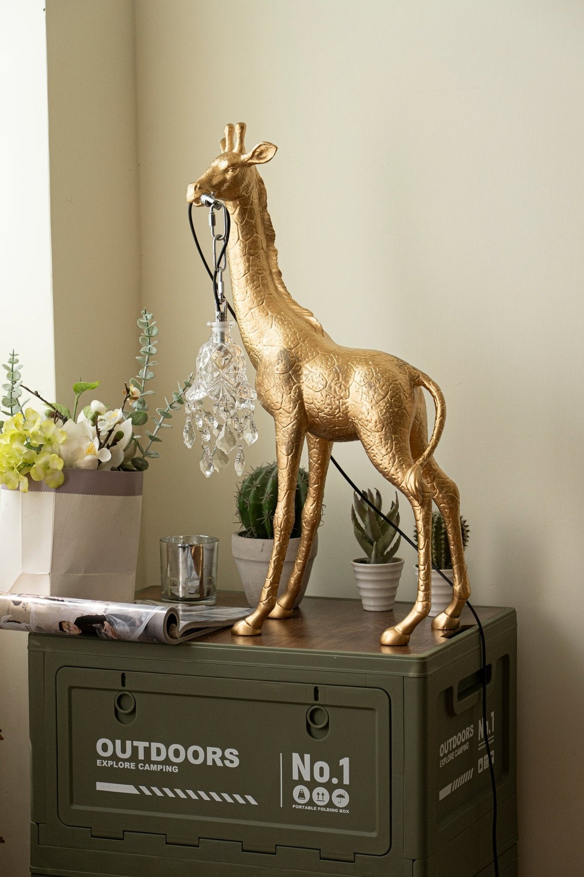 Fexl Luxurious Giraffe Royale Sculpture Floor Lamp