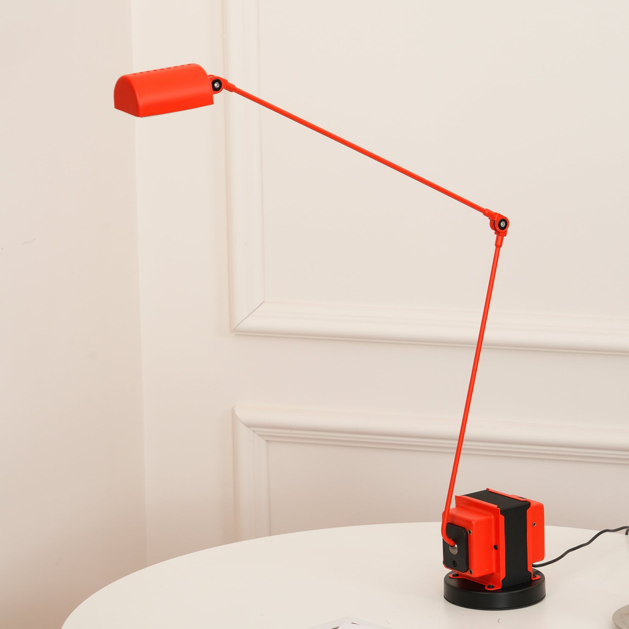 Orvyn Minimalist Table Lamp
