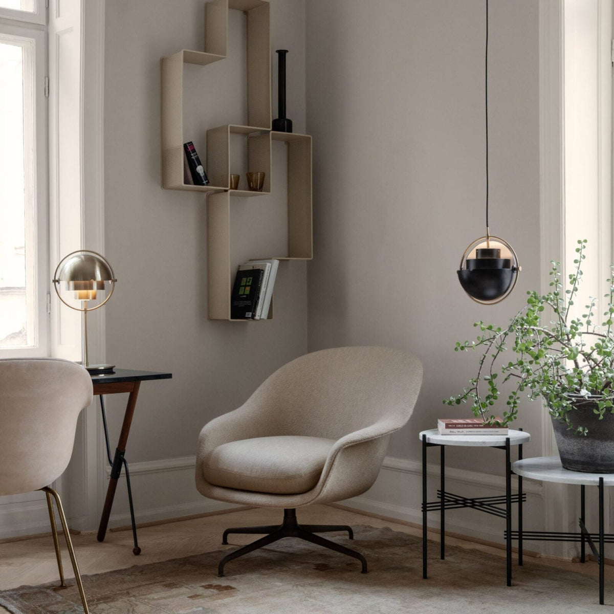 Selanine Modern Table Lamp