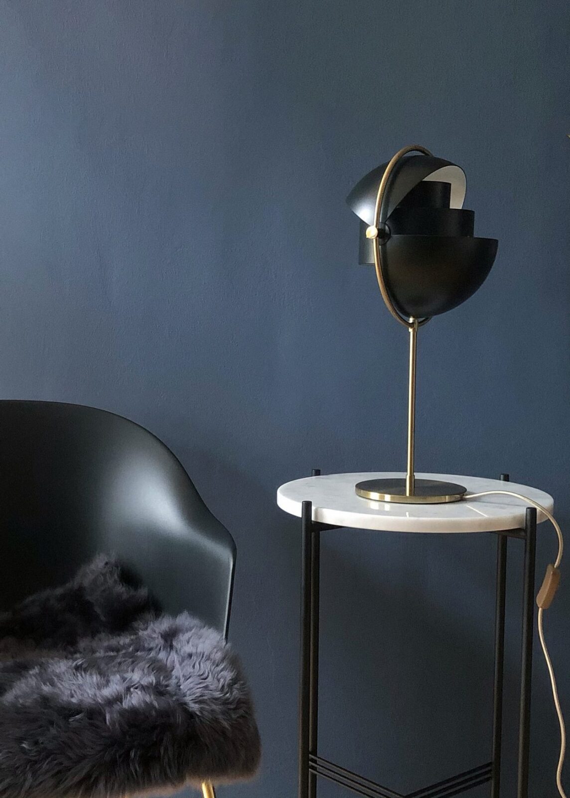 Selanine Modern Table Lamp