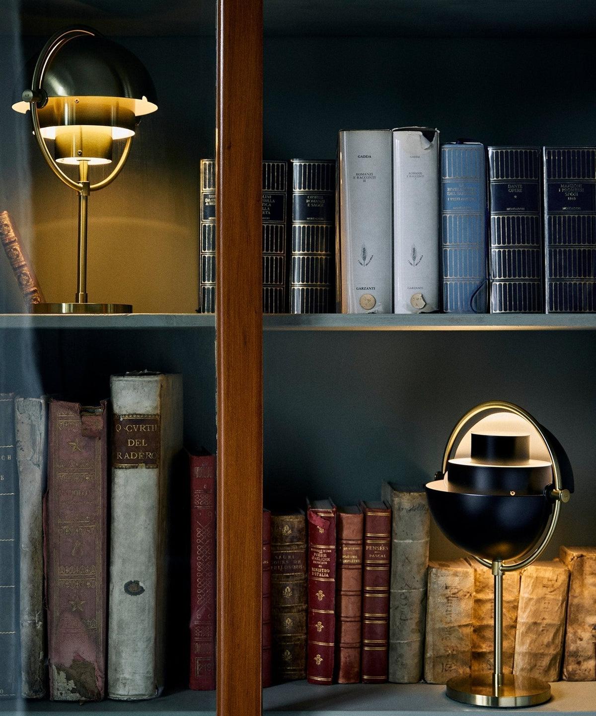 Selanine Modern Table Lamp