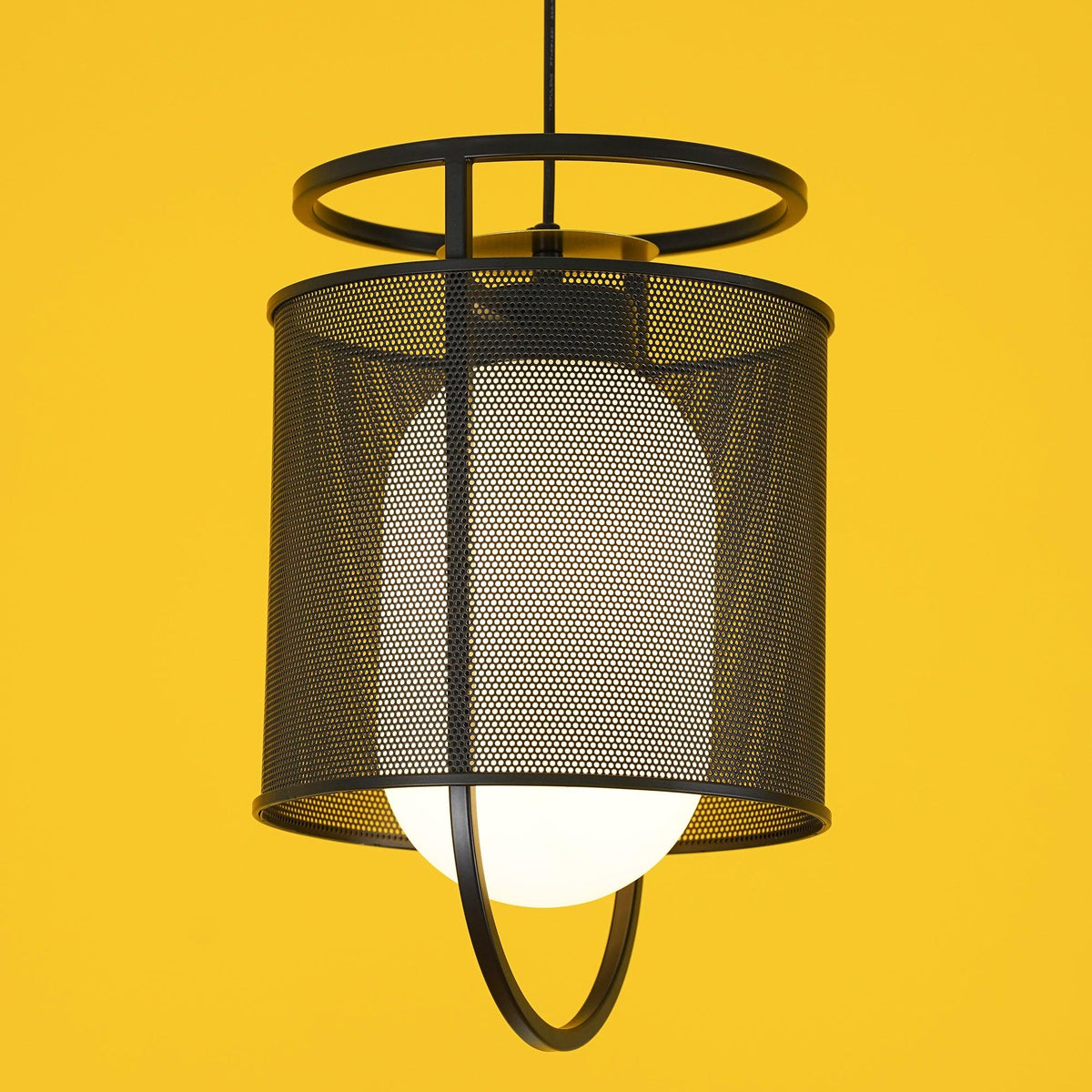 Meren Pendant Lamp Mesh Cylinder Brass Accent Industrial