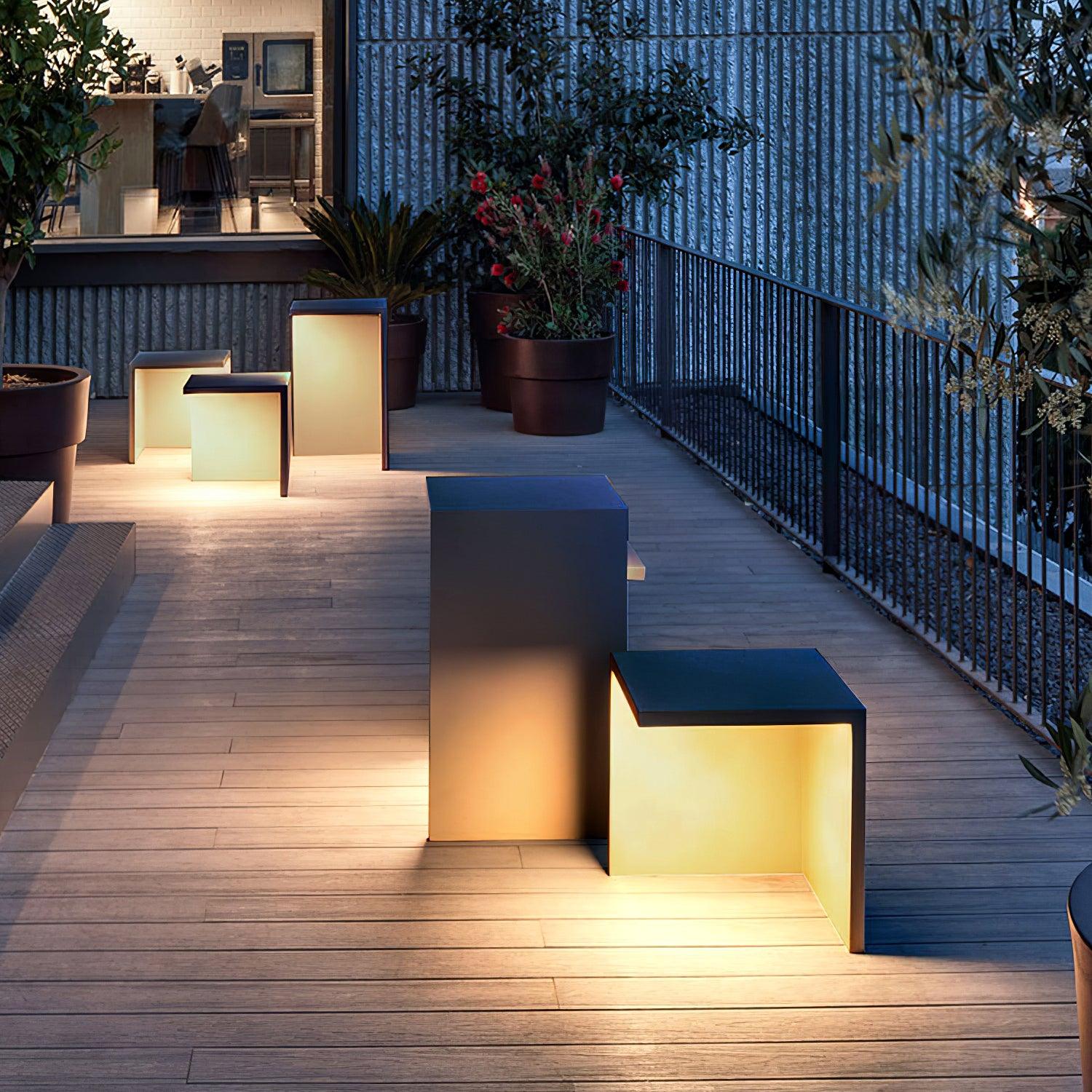 Feriora Modern Steel Table Light
