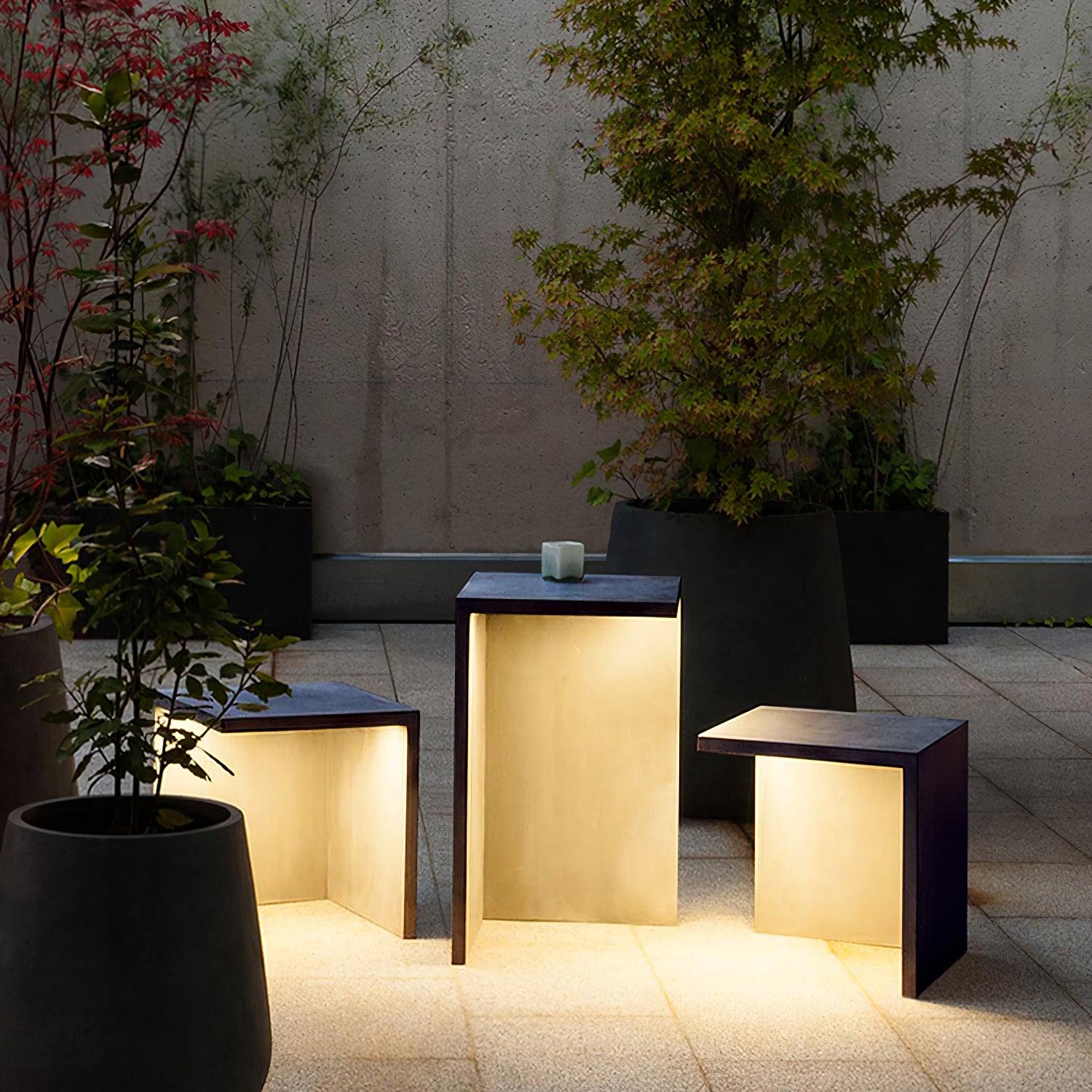 Feriora Modern Steel Table Light