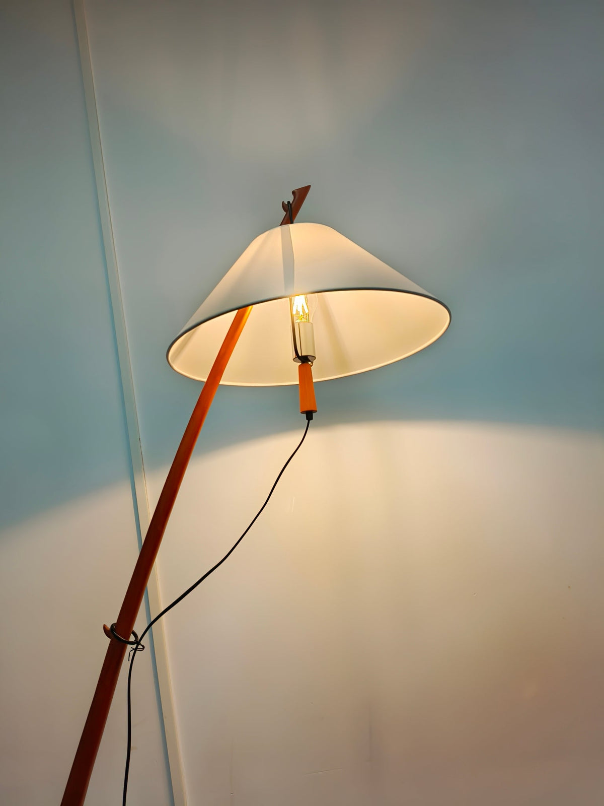 Irigen Arc Floor Lamp