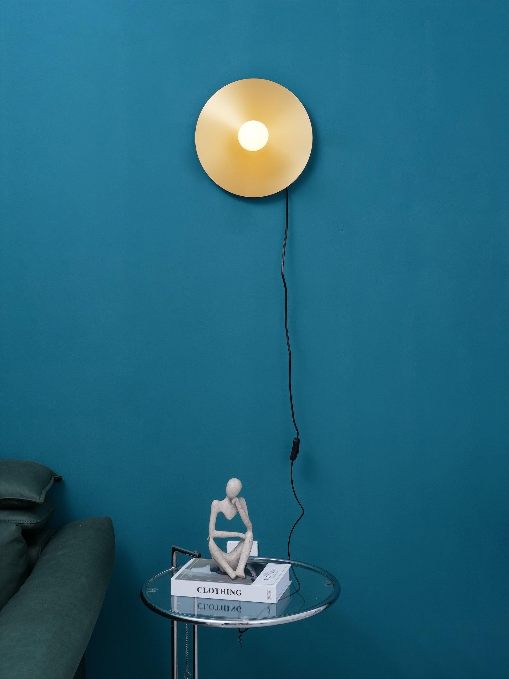 Soluise Wall Lamp Brass Bulb