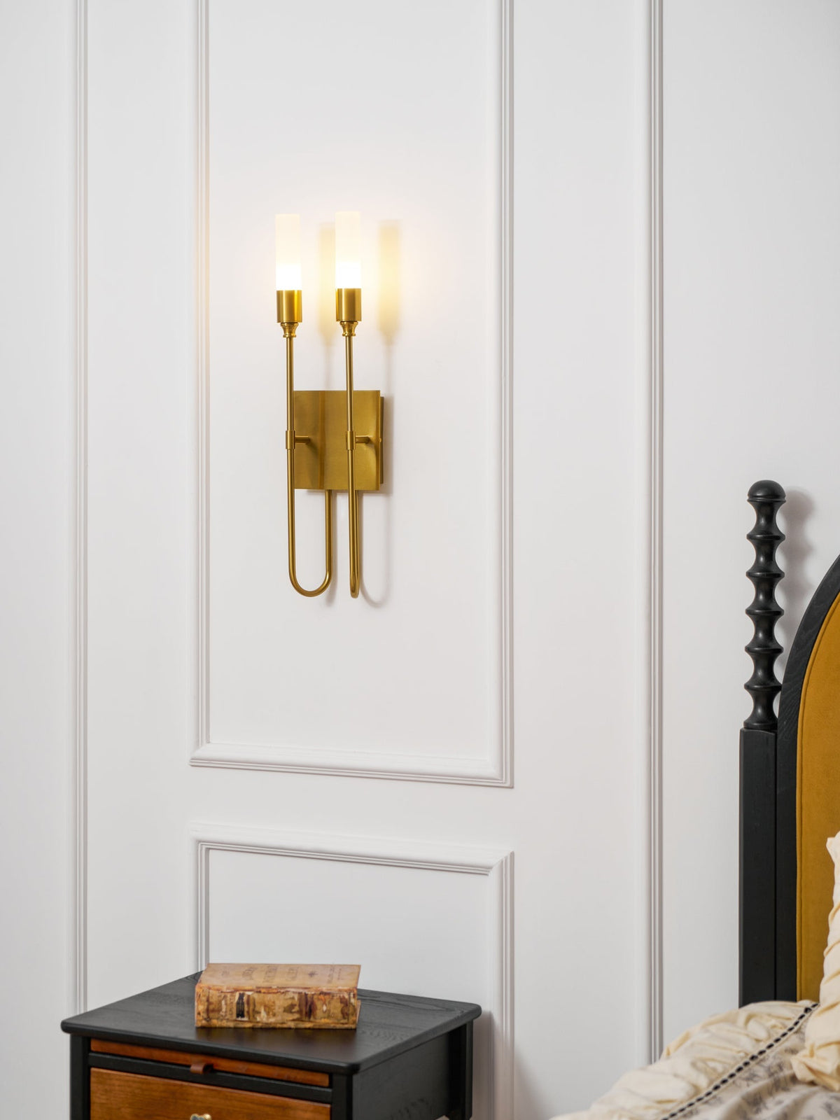 Silverstone Double Arrow Indoor Wall Light