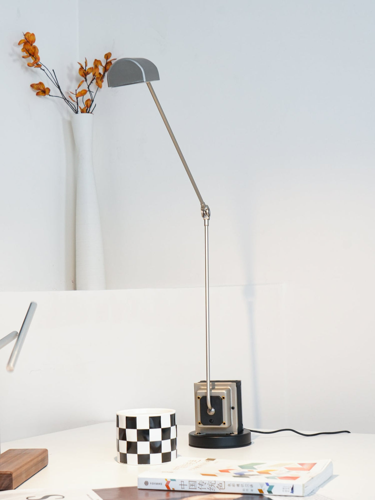 Orvyn Minimalist Table Lamp