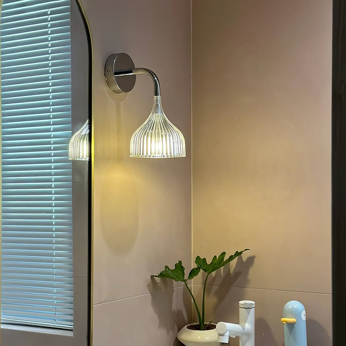 Aurzorus Modern Minimalist Plastic Wall Lamp