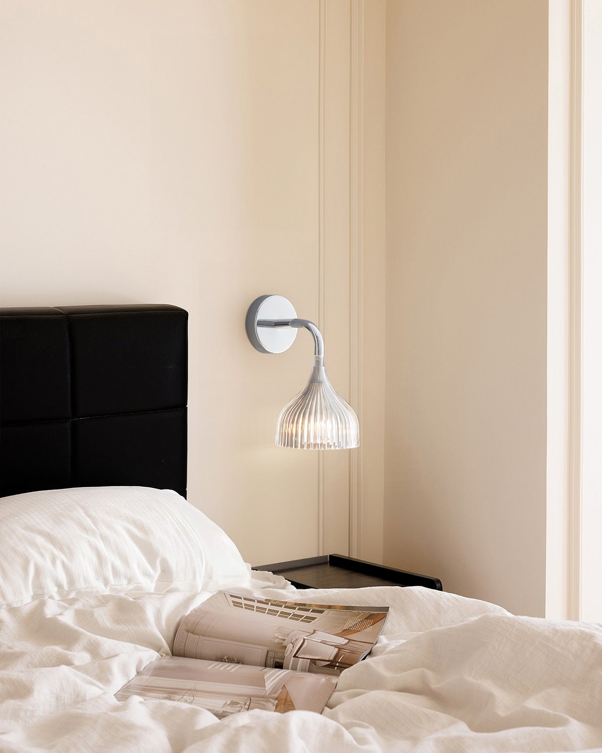 Aurzorus Modern Minimalist Plastic Wall Lamp