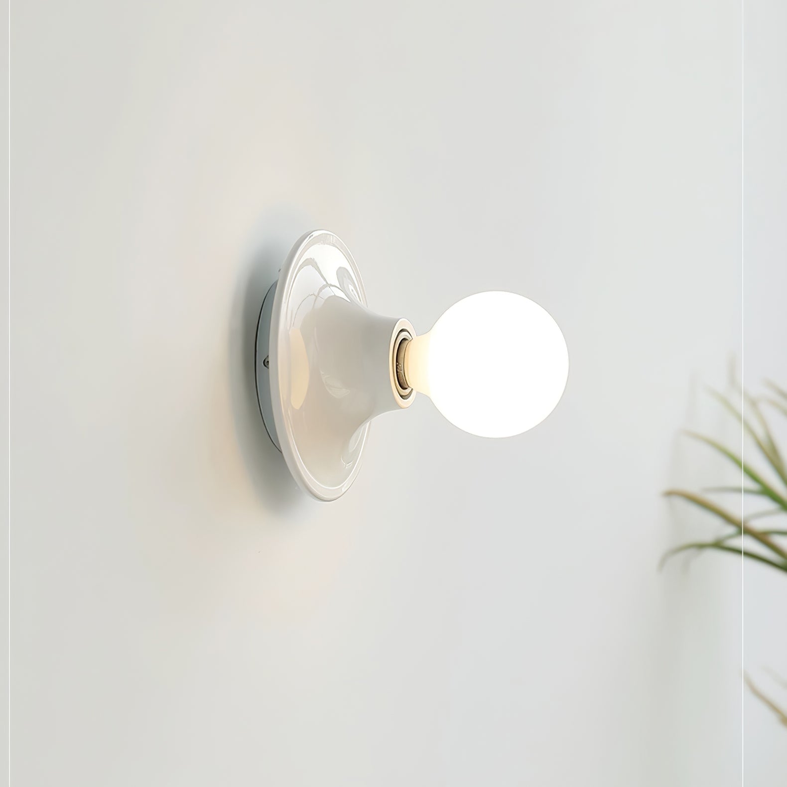 Ortheen Modern Minimalist Glass Sconce Wall lamp