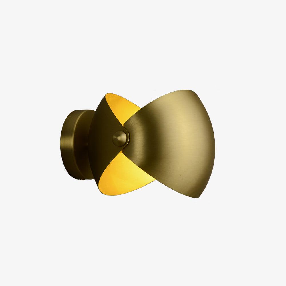 Casirette Elegant Brass Wall Lamp