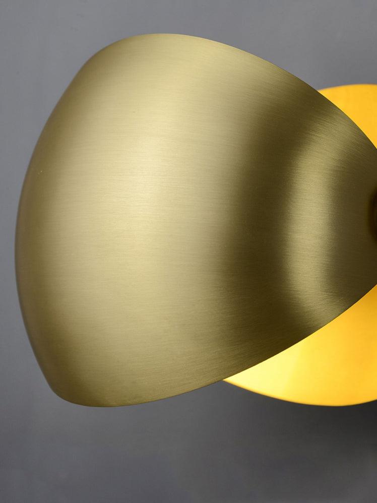 Casirette Elegant Brass Wall Lamp