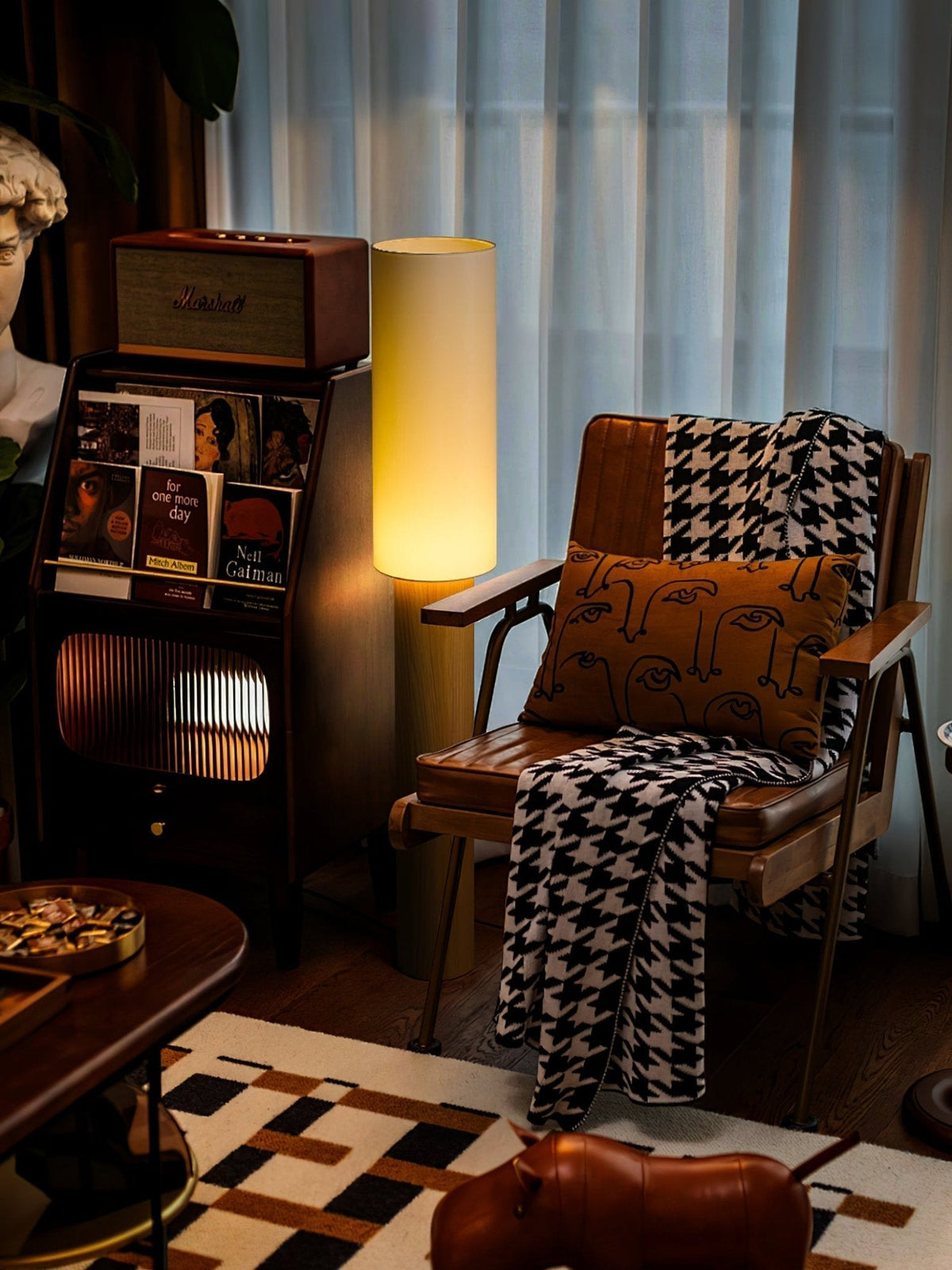 Uvynir Cylindrical Wood Floor Lamp