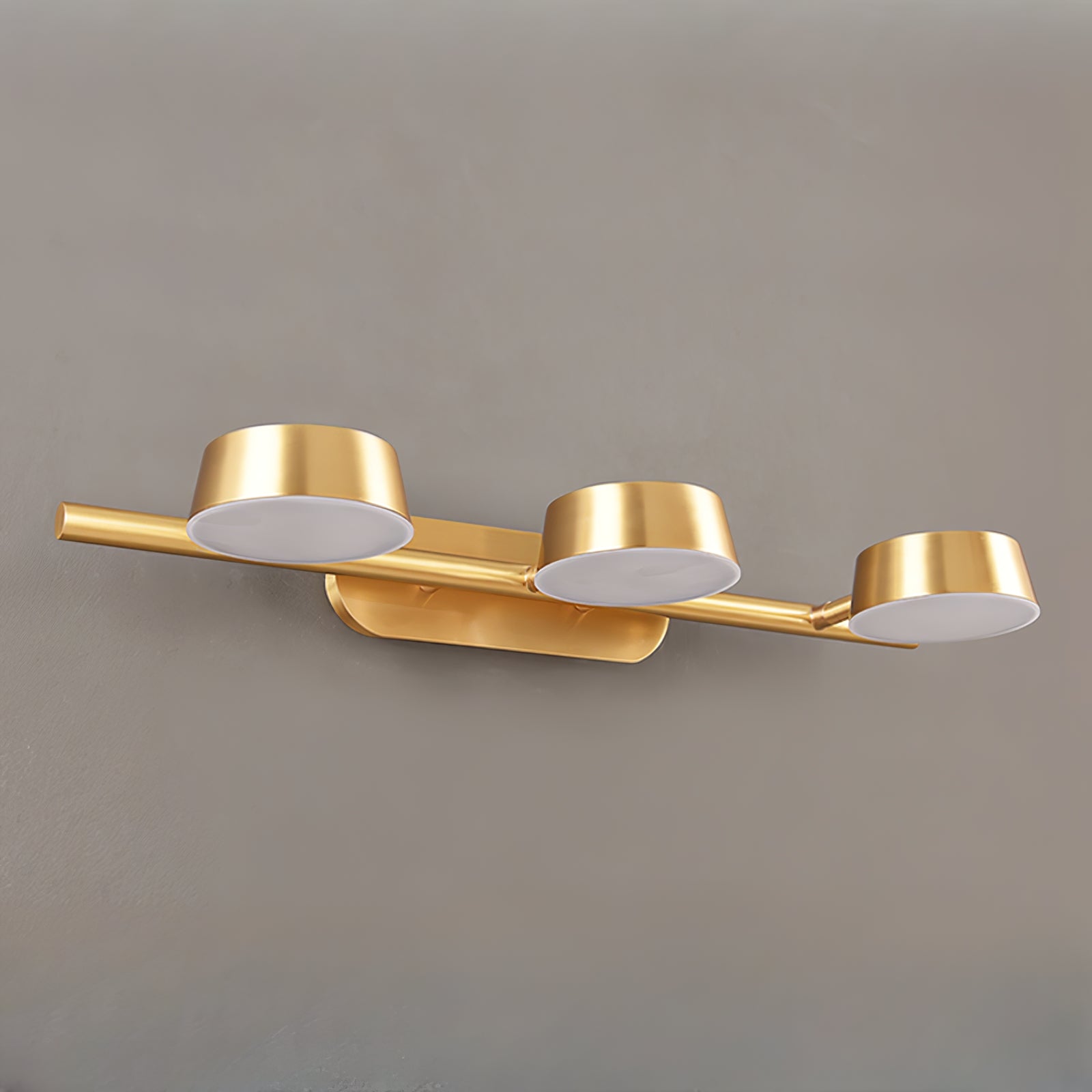 Xara Premium Elegance Vanity Brass Wall Light