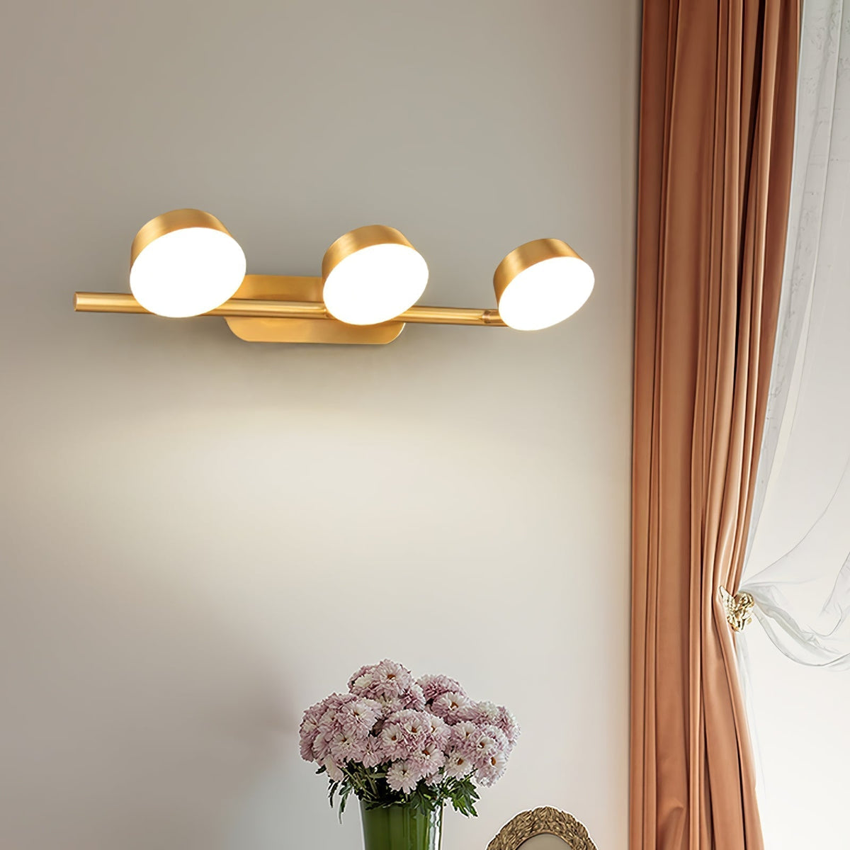 Xara Premium Elegance Vanity Brass Wall Light