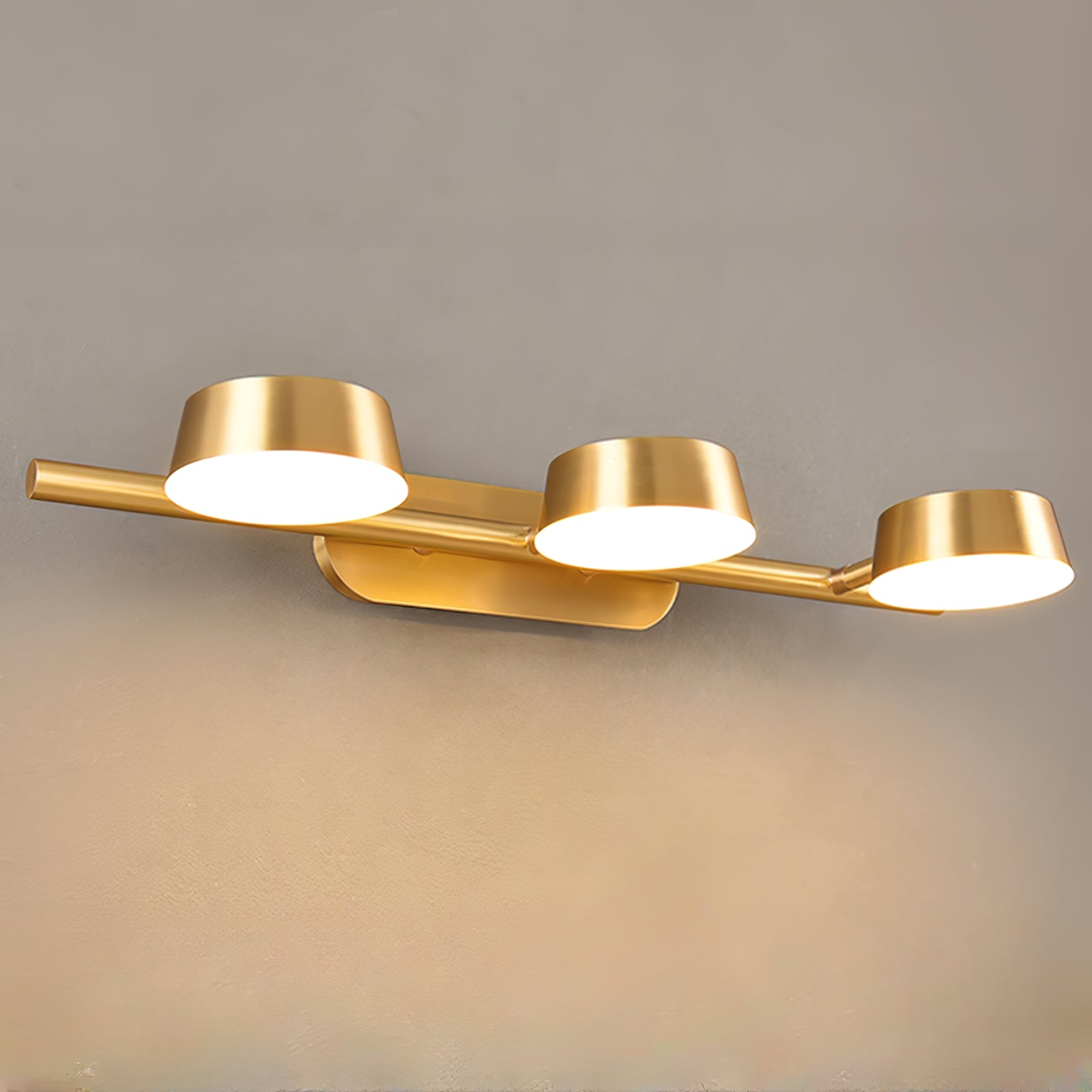 Xara Premium Elegance Vanity Brass Wall Light