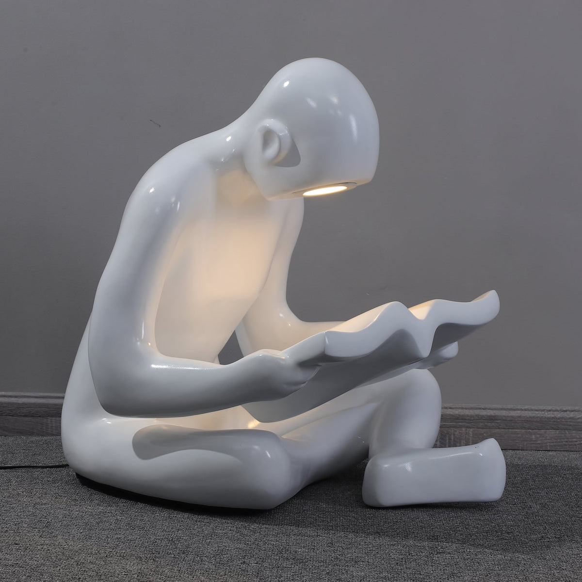 Terielia Reader Sculpture Table Lamp