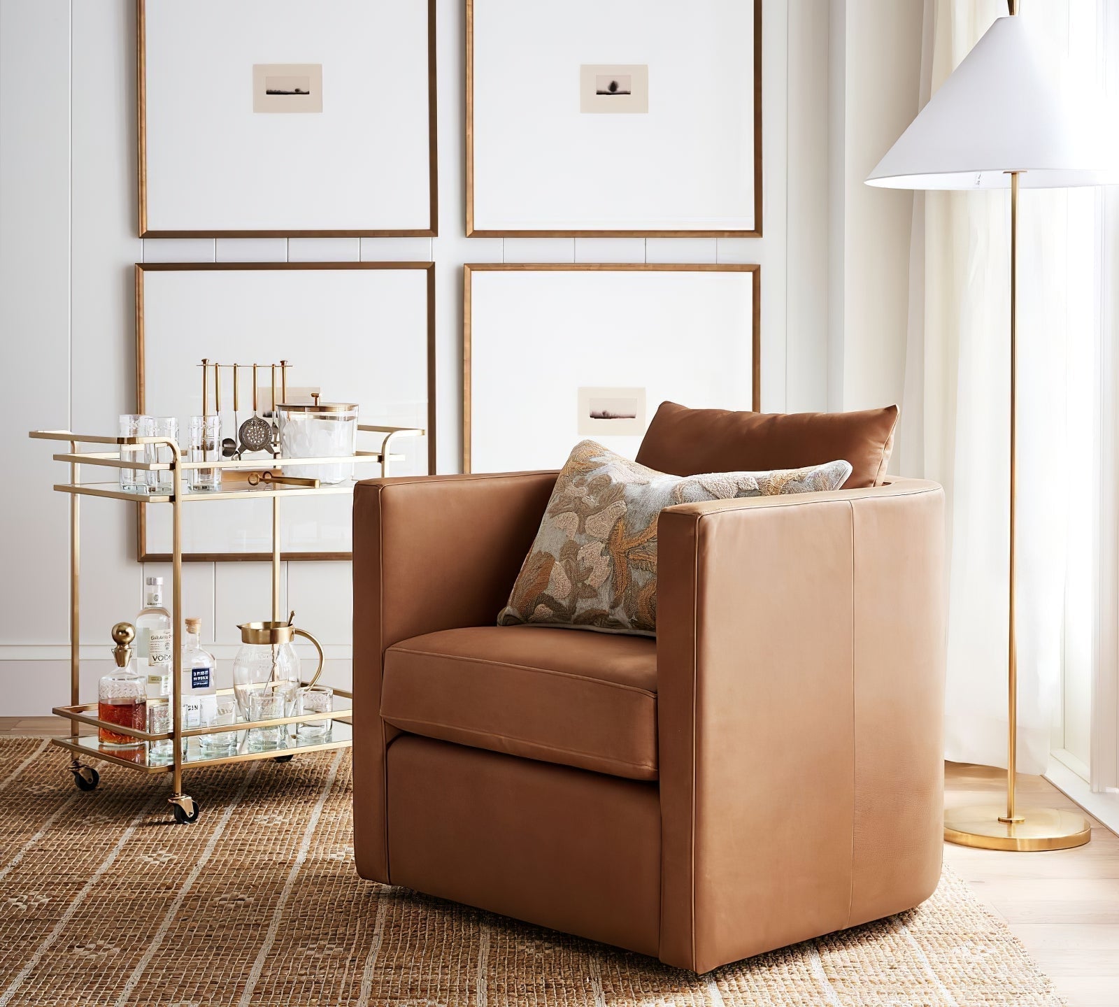Urath Minimalist Brass Floor Lamp
