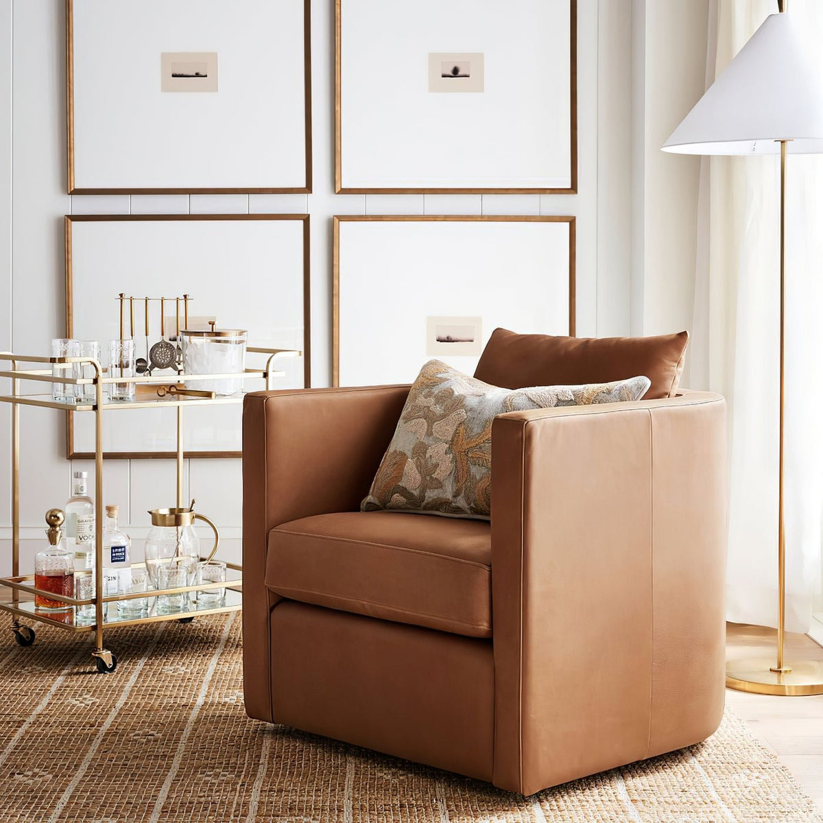 Urath Minimalist Brass Floor Lamp