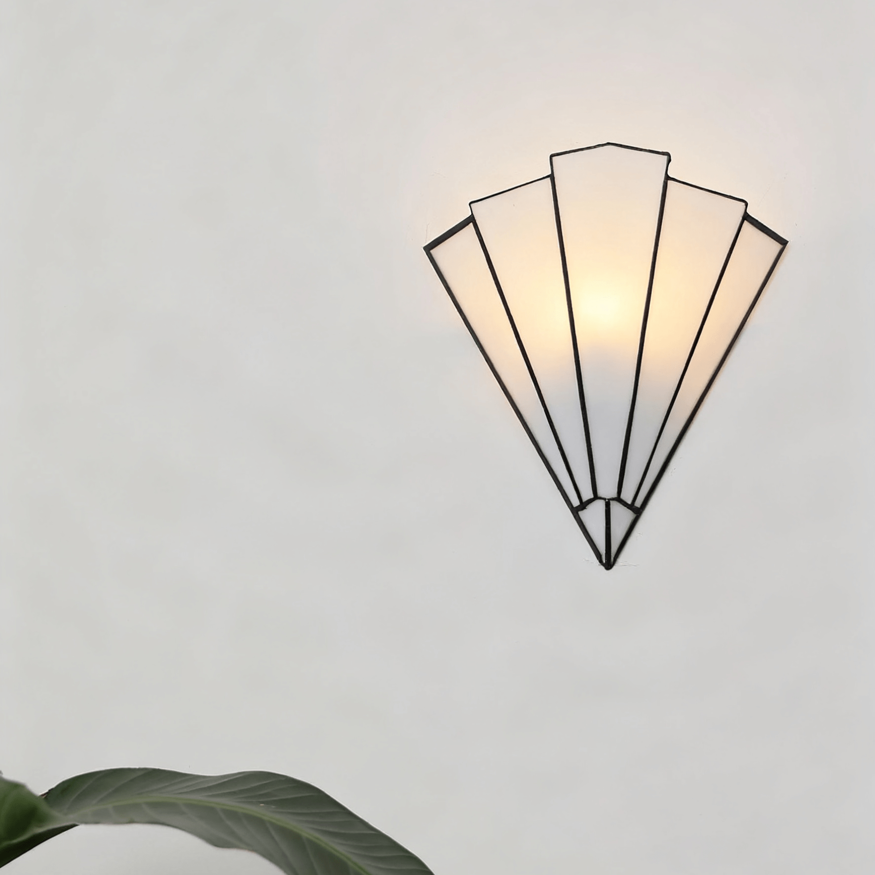 Lila Deco Sconce