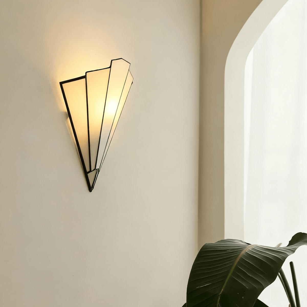 Lila Deco Sconce
