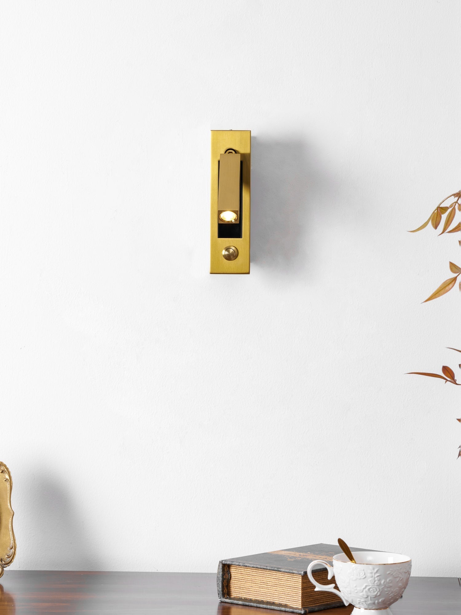 Everwick Embedded Bedside Indoor Wall Light