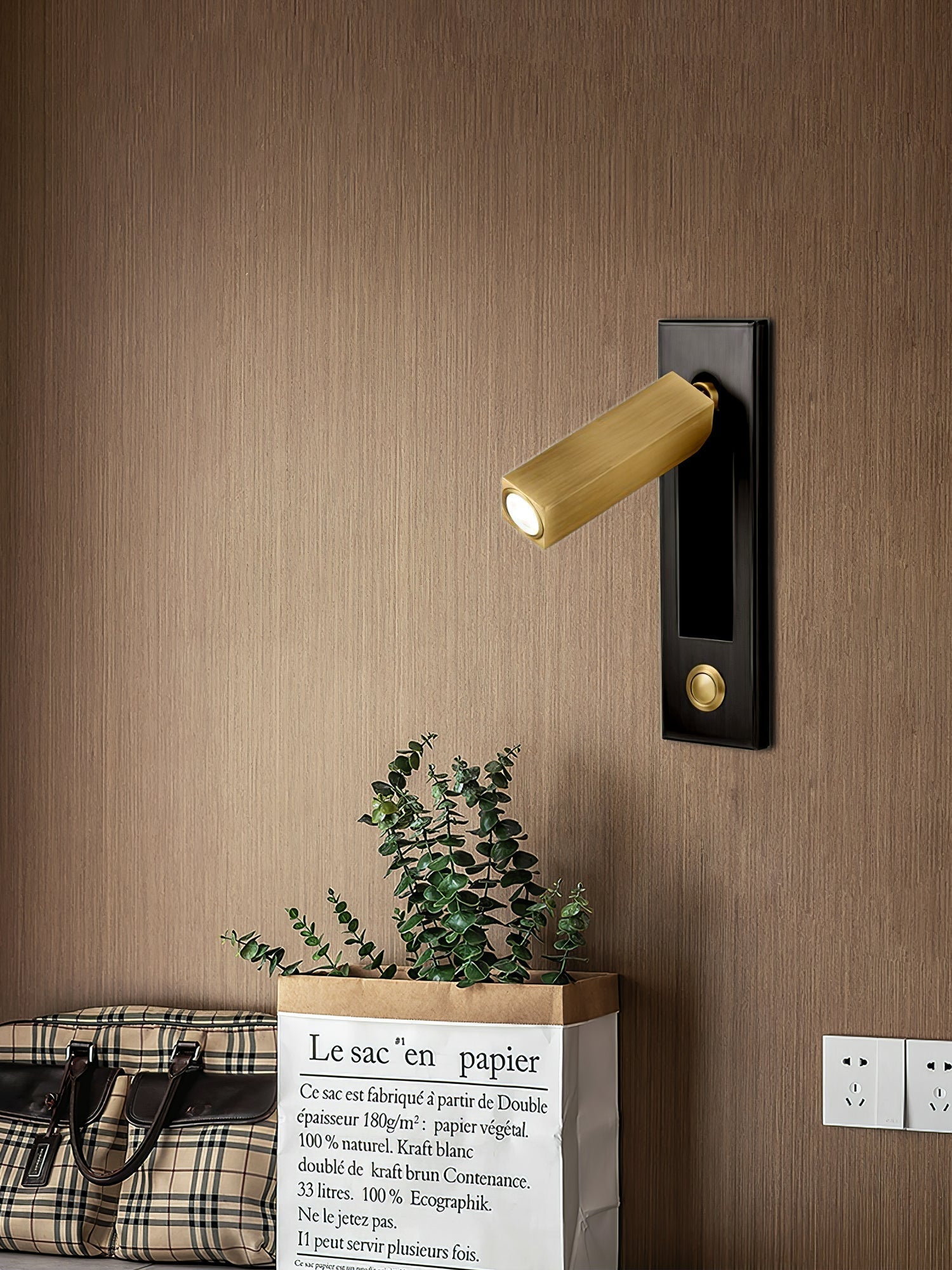Everwick Embedded Bedside Indoor Wall Light