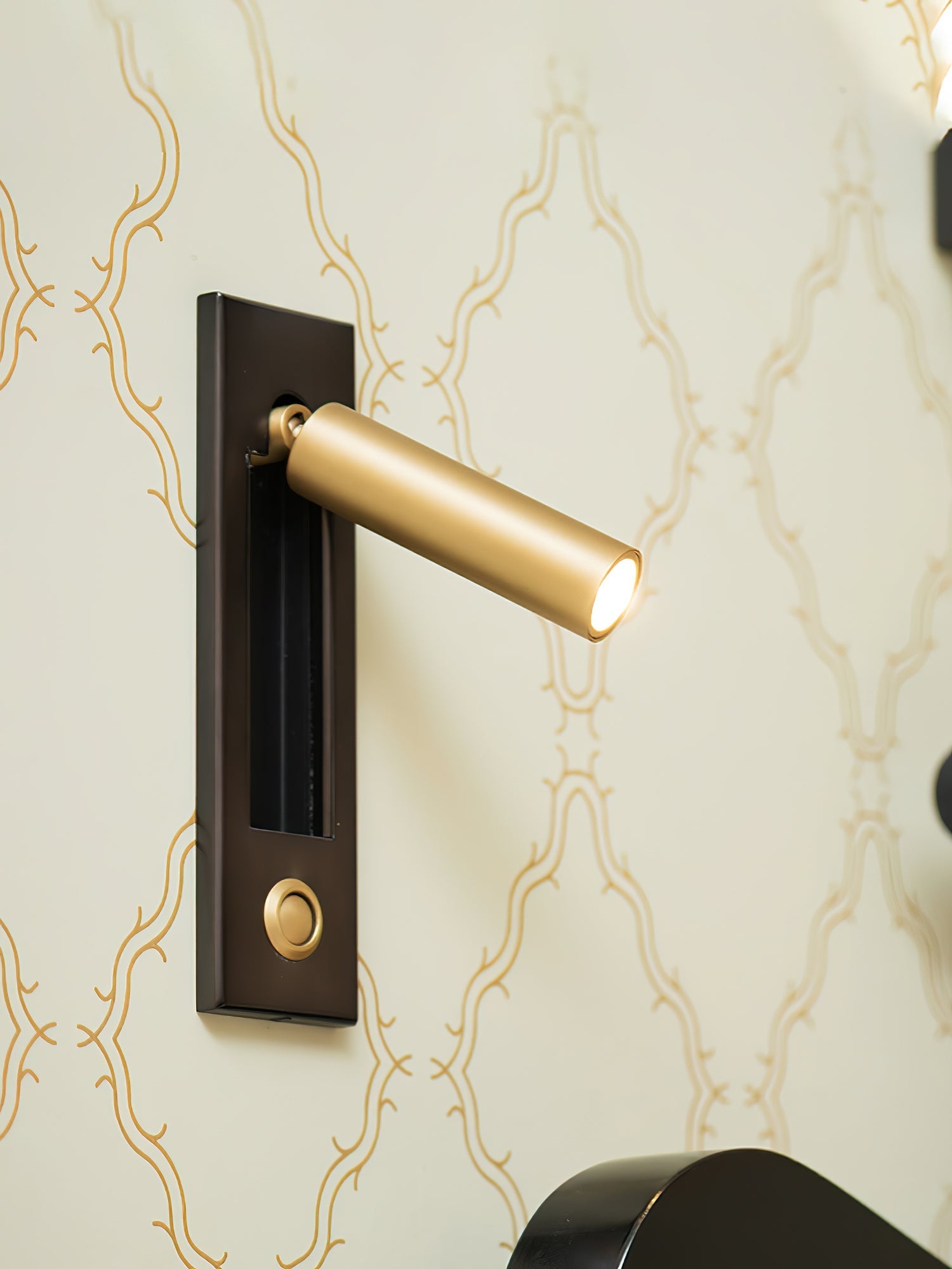 Everwick Embedded Bedside Indoor Wall Light