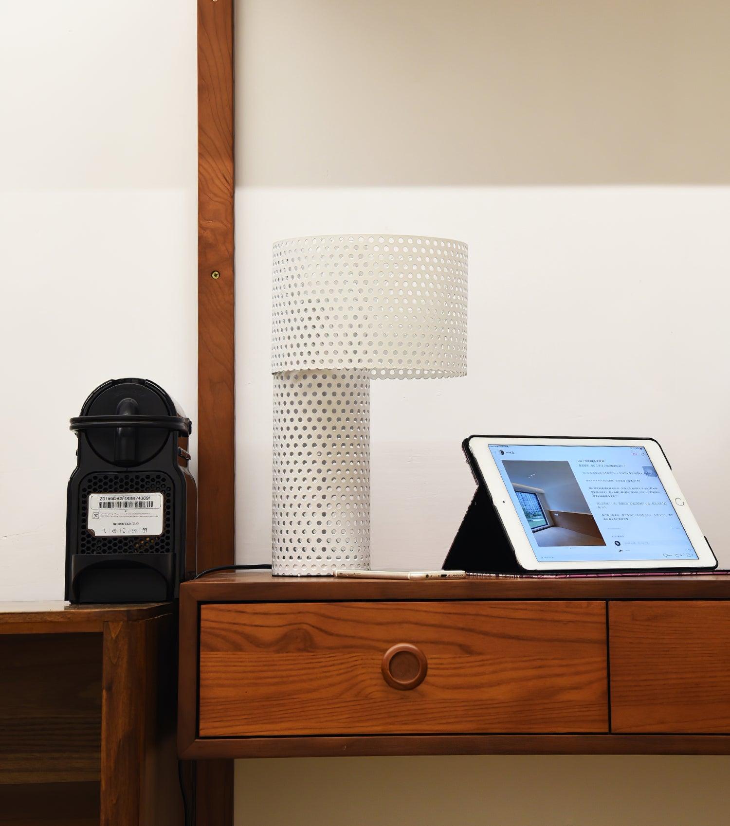 Ilsolyra Table Lamp