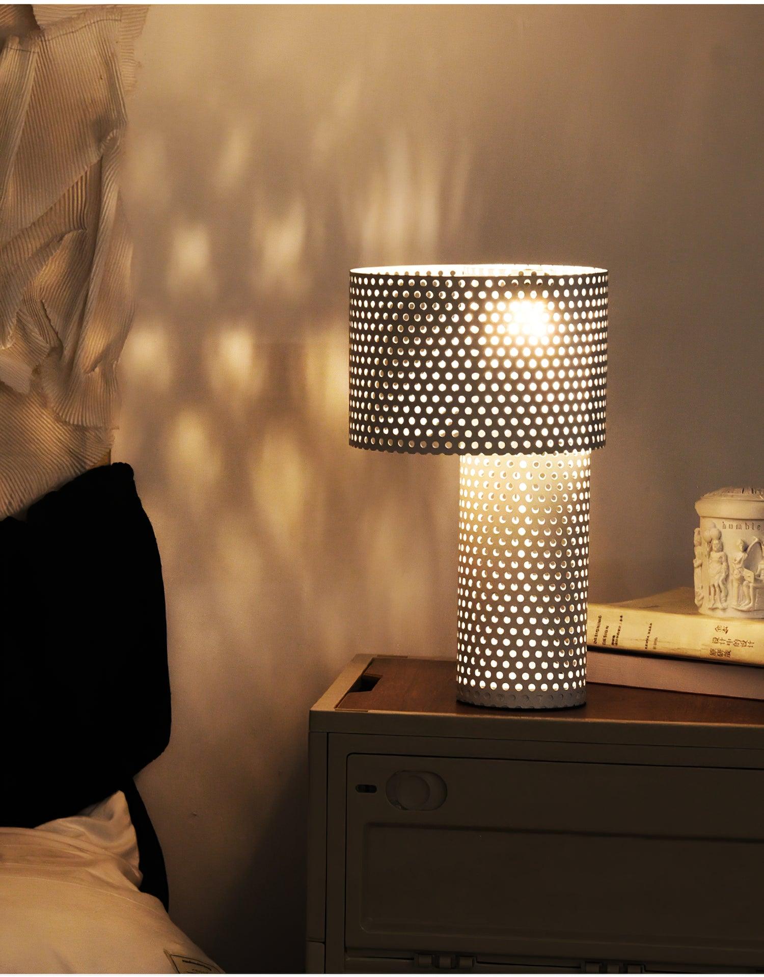 Ilsolyra Table Lamp