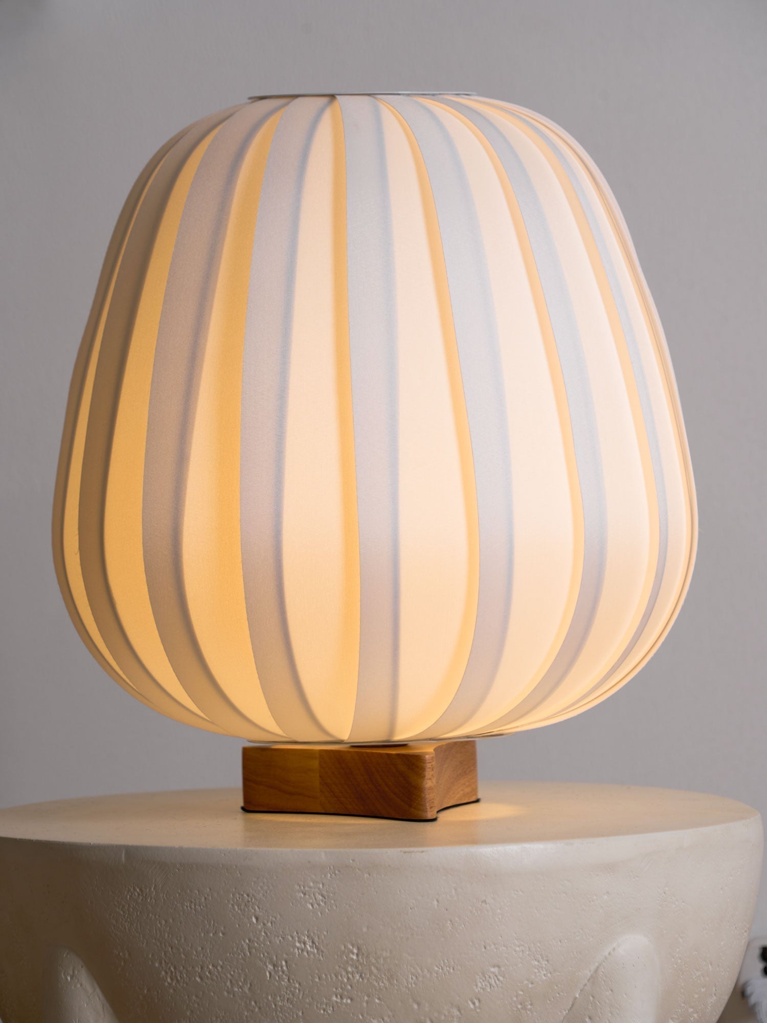 Elenor Fabric Minimalist Table Lamp