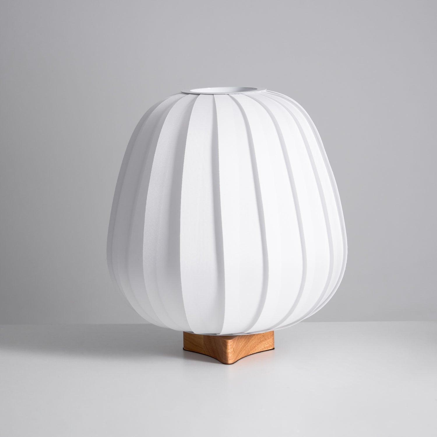 Elenor Fabric Minimalist Table Lamp