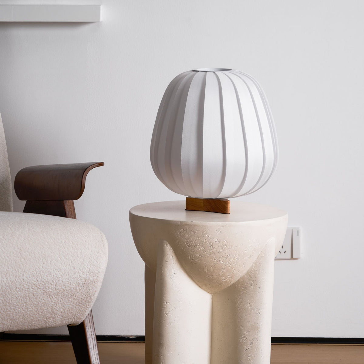 Elenor Fabric Minimalist Table Lamp