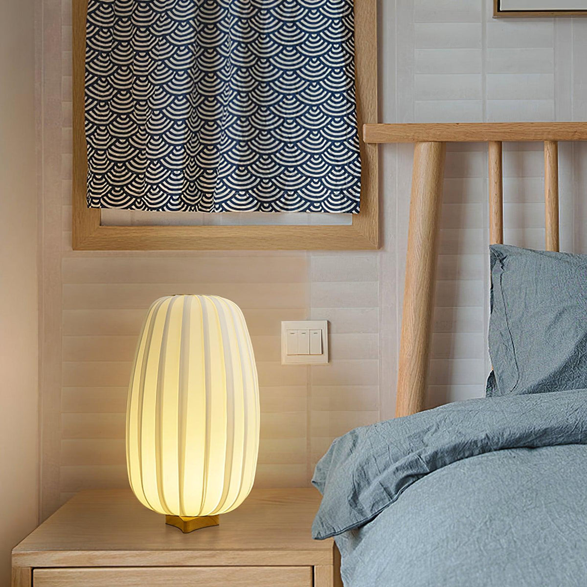 Elenor Fabric Minimalist Table Lamp