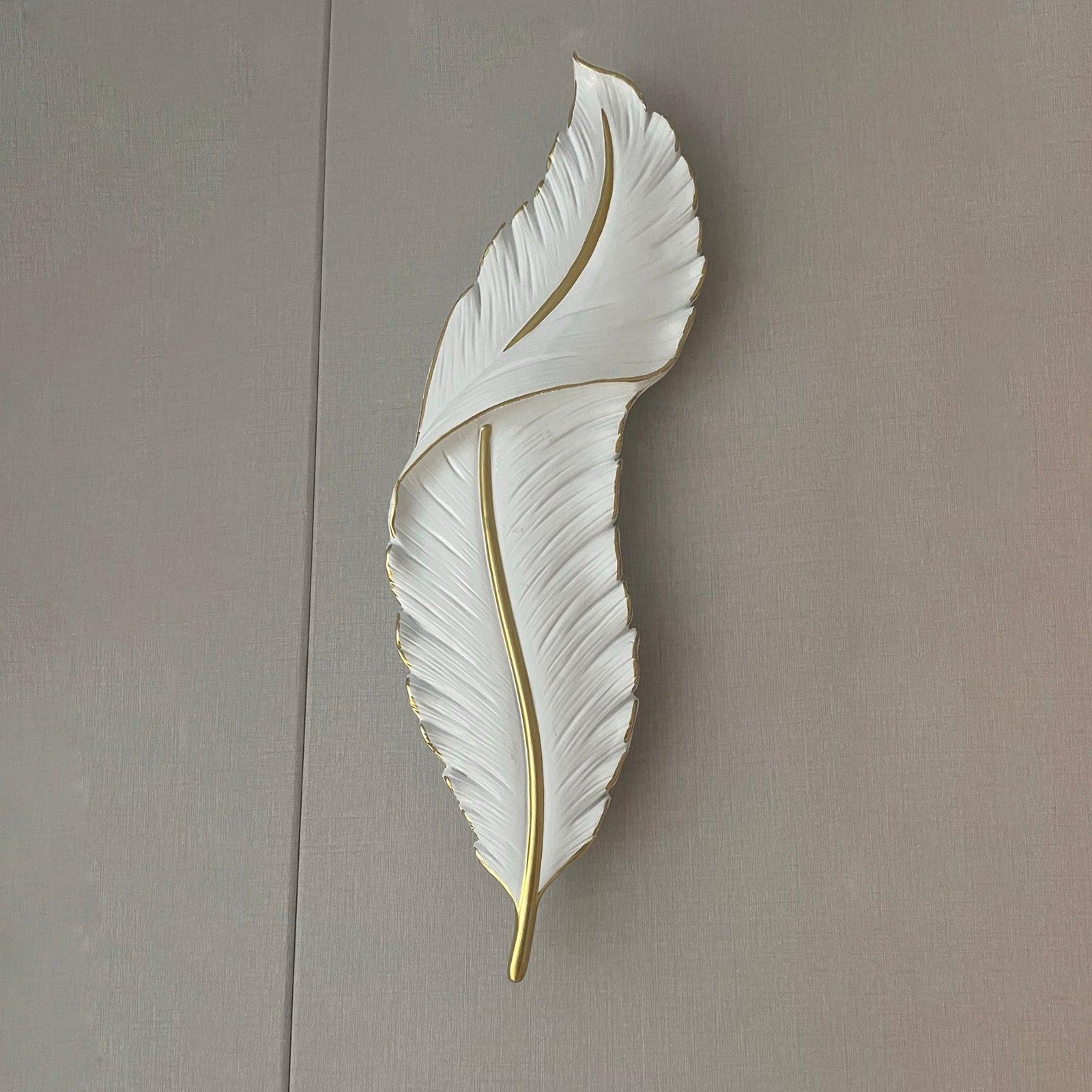Arvess Individual Creativity Feather Resin Wall Lamp