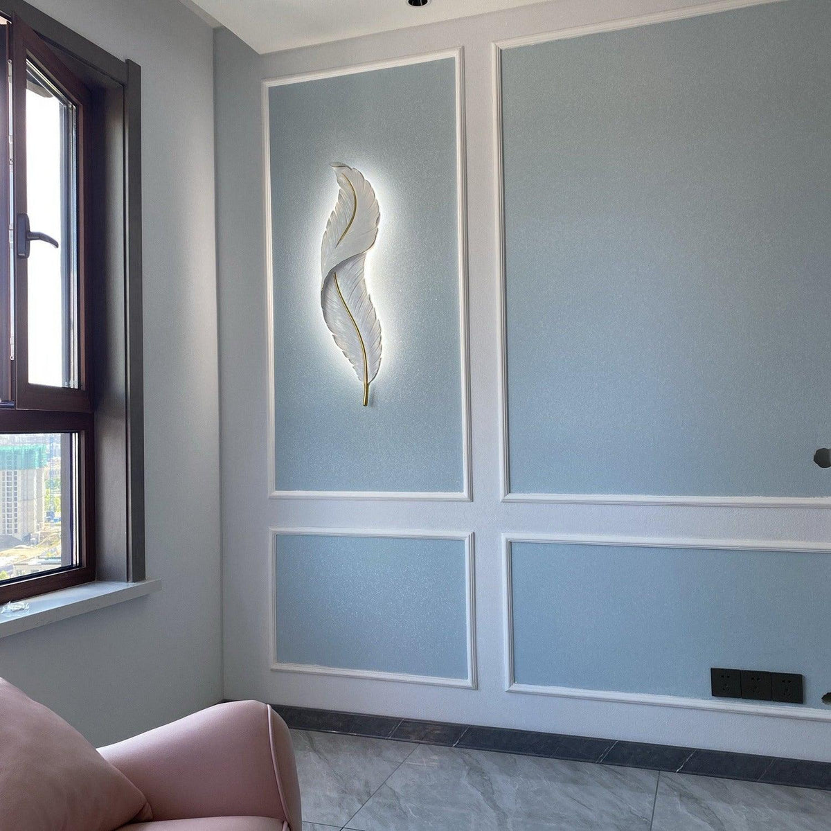 Arvess Individual Creativity Feather Resin Wall Lamp
