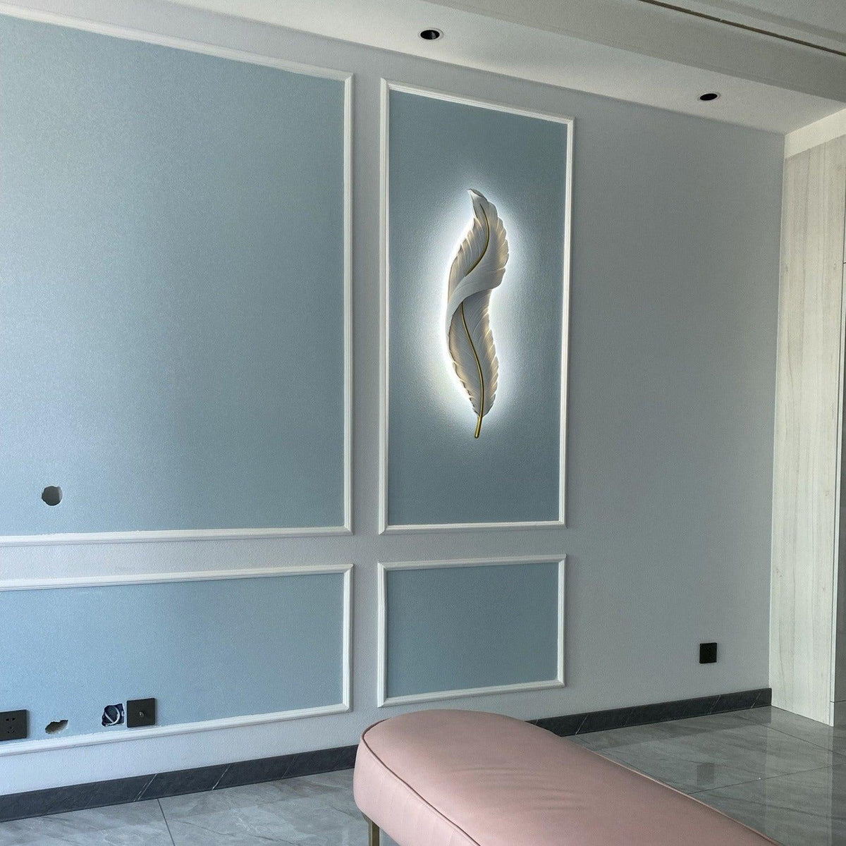 Arvess Individual Creativity Feather Resin Wall Lamp
