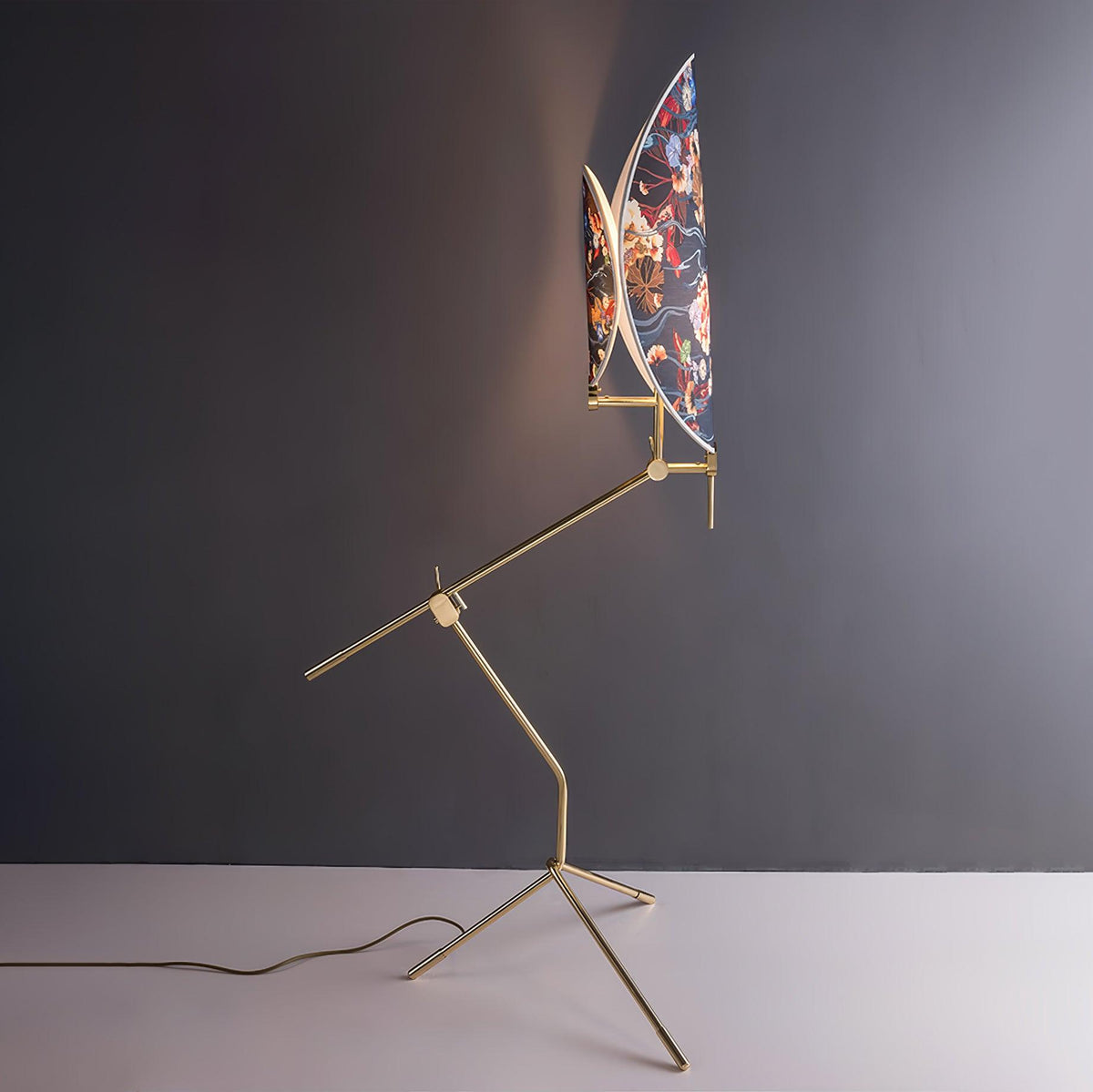 Unexin Brass Floor Lamp