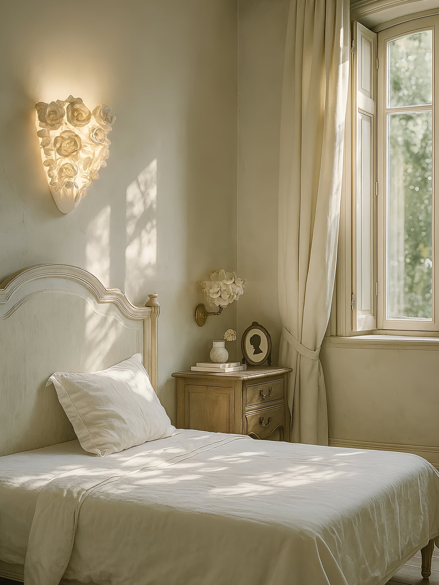 Floranza Wall Lamp - Neutral Decor