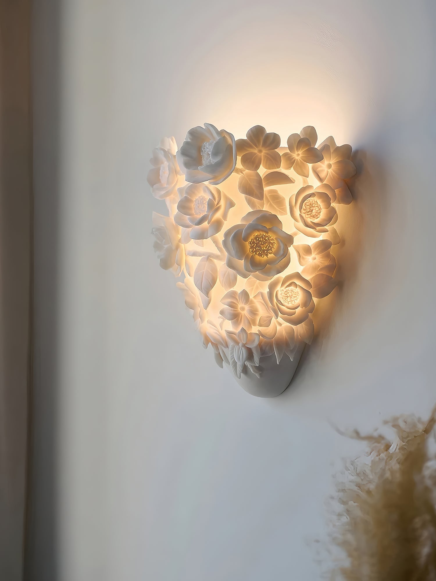 Floranza Wall Lamp - Neutral Decor