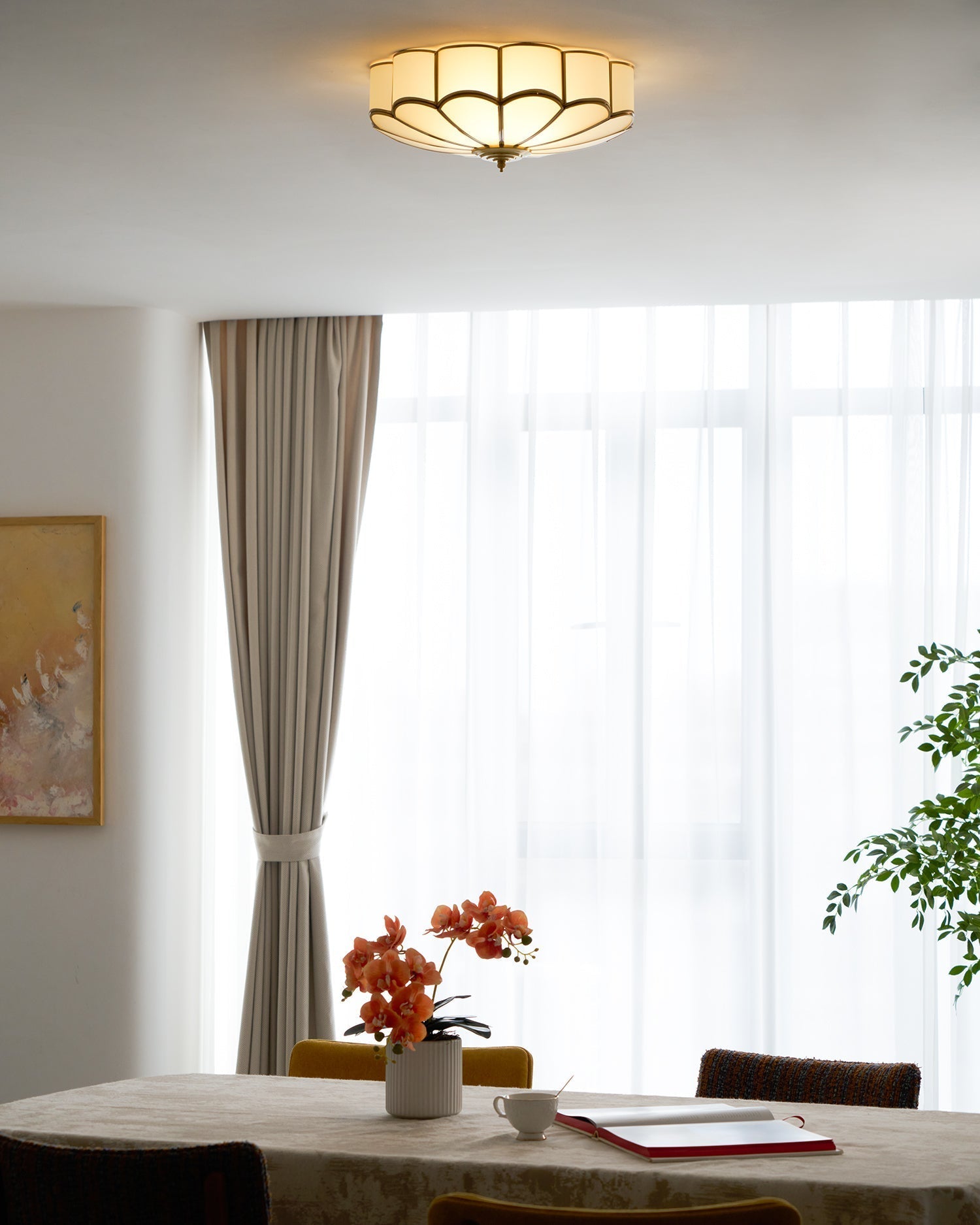 Lustra Ceiling Light Flower Shape Glass Brass - Neutral Decor