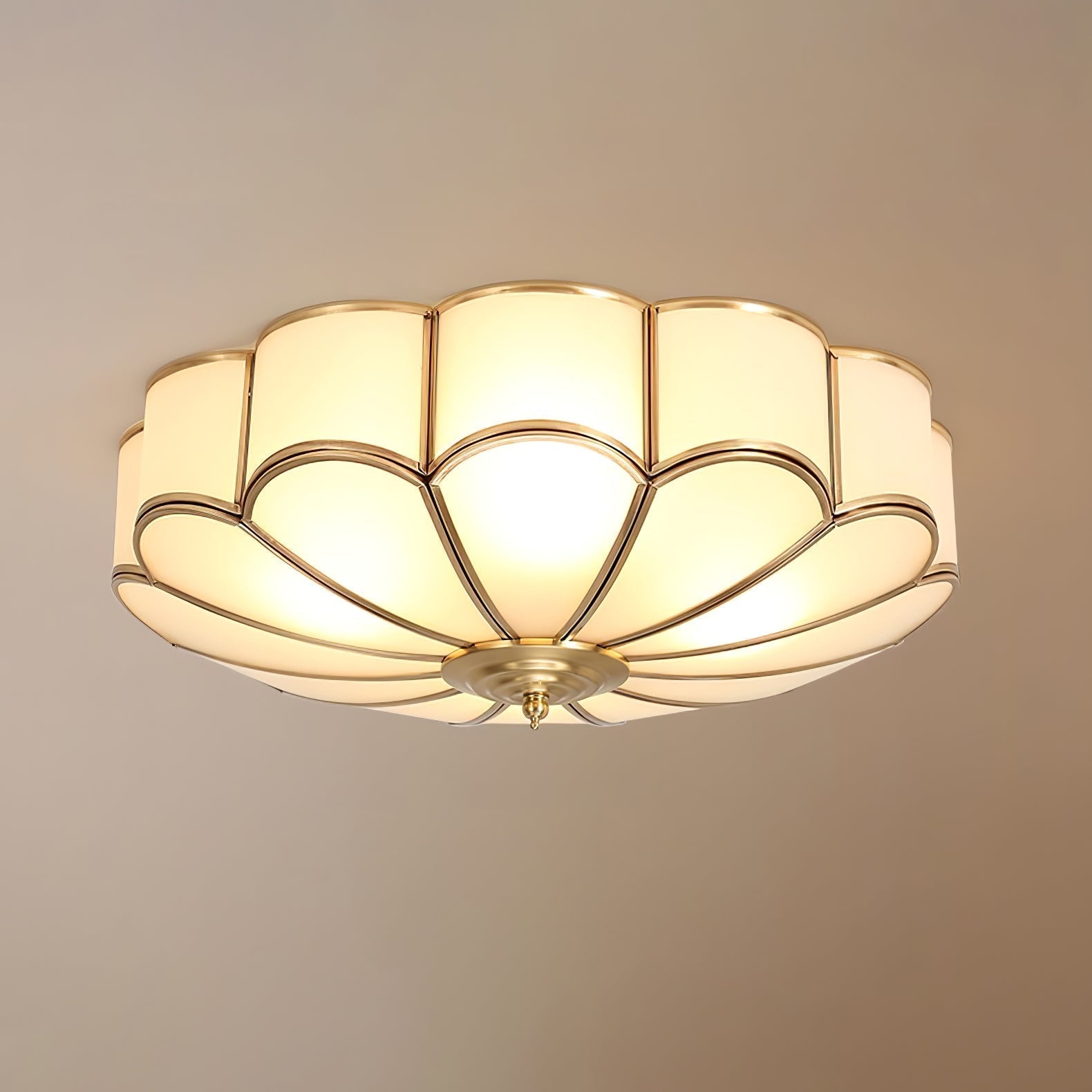 Lustra Ceiling Light Flower Shape Glass Brass - Neutral Decor