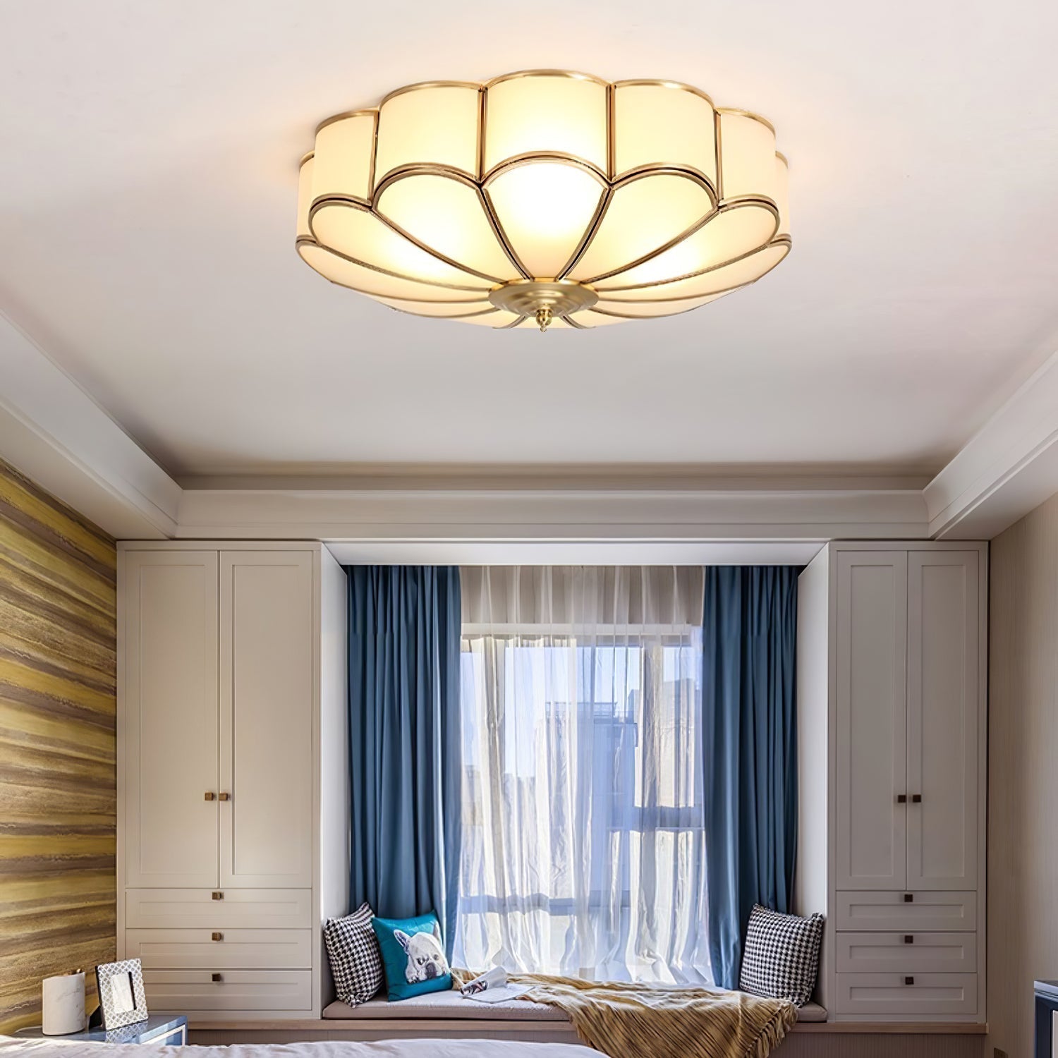 Lustra Ceiling Light Flower Shape Glass Brass - Neutral Decor