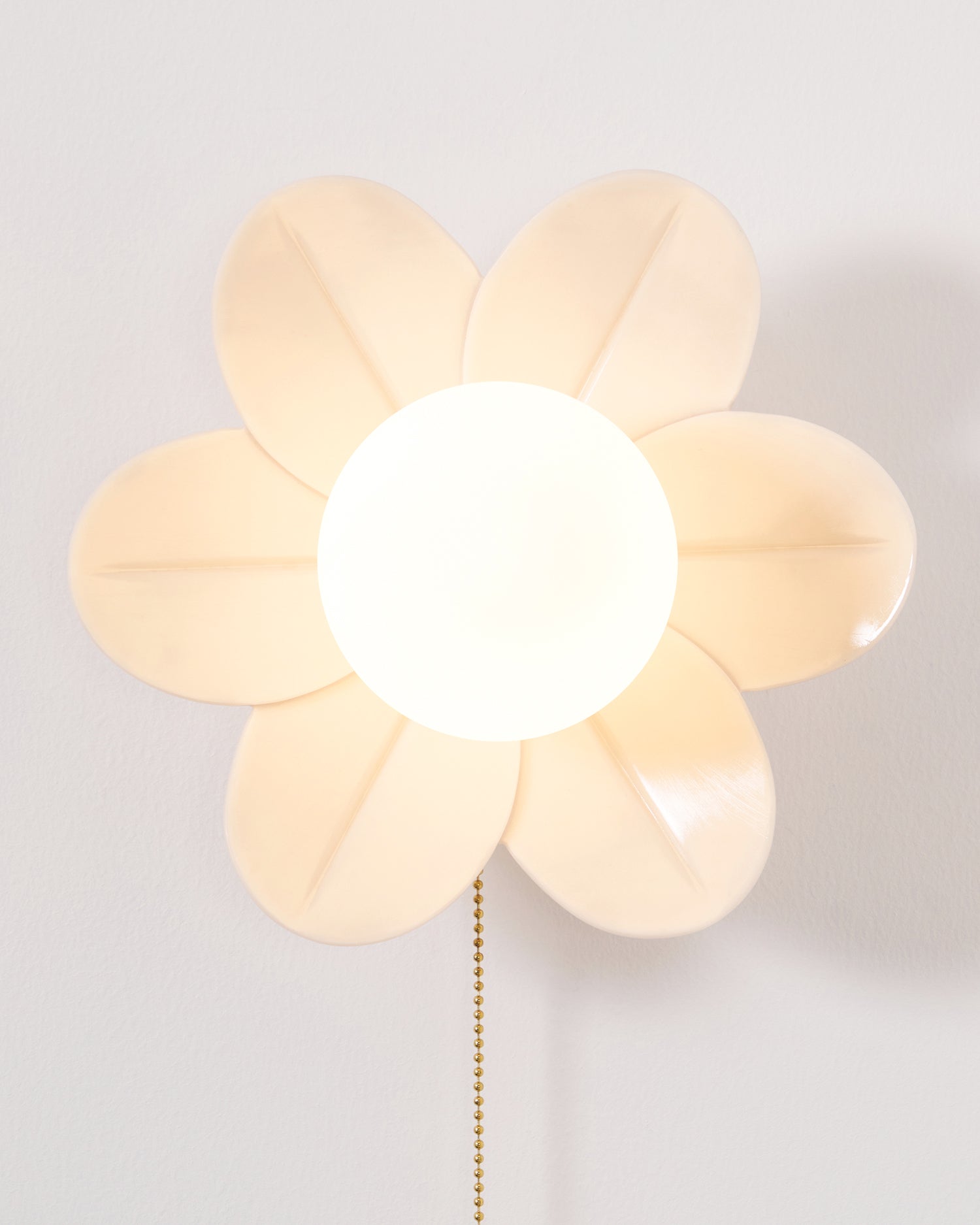 Acroma Nordic Art Flowers Resin Wall Lamp