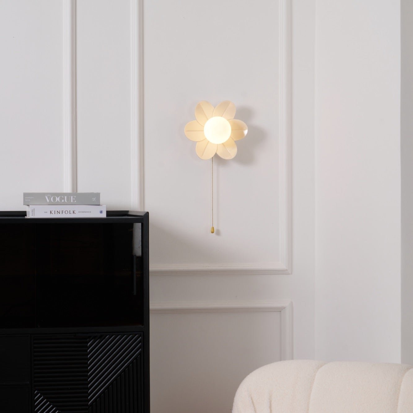 Acroma Nordic Art Flowers Resin Wall Lamp