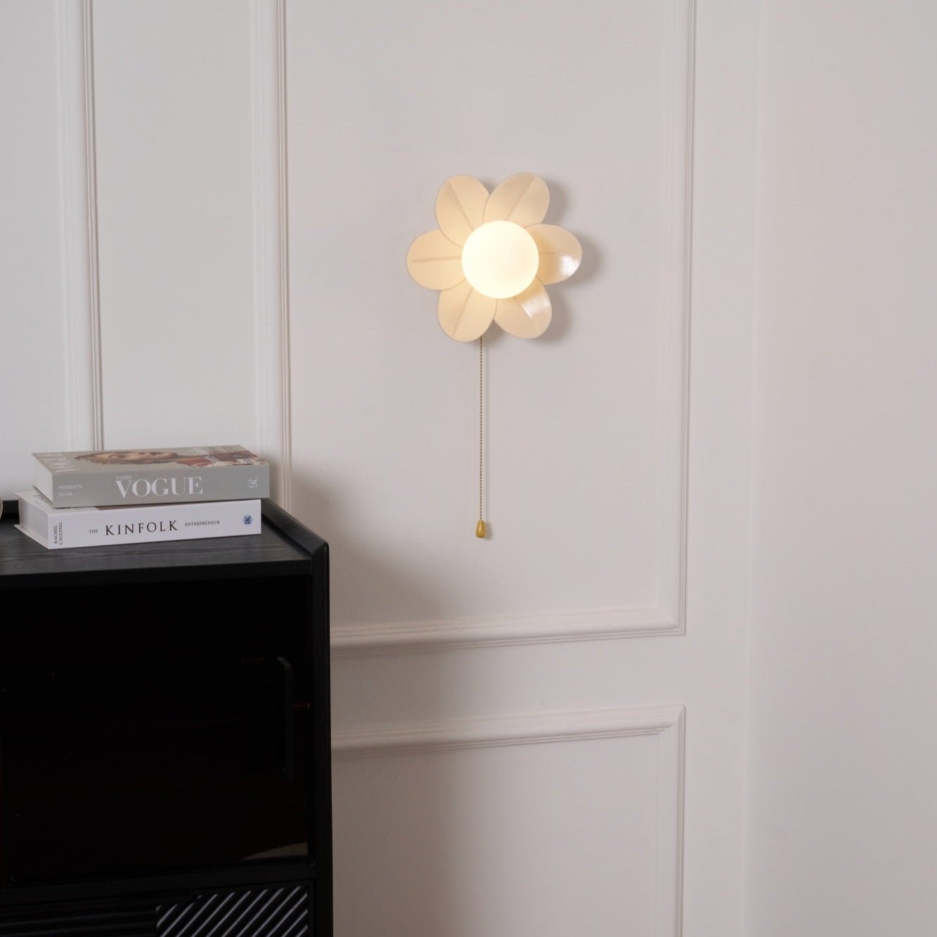 Acroma Nordic Art Flowers Resin Wall Lamp