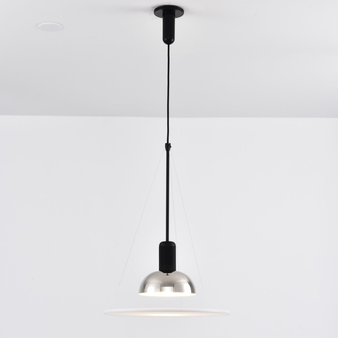 Viraeleria Flying Saucer Pendant Light