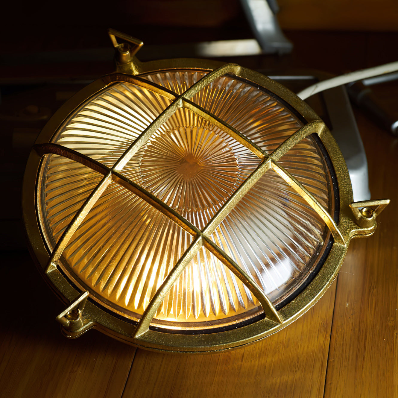 Erthearis Vintage Brass Bunker Sconce Wall Lamp - Neutral Decor