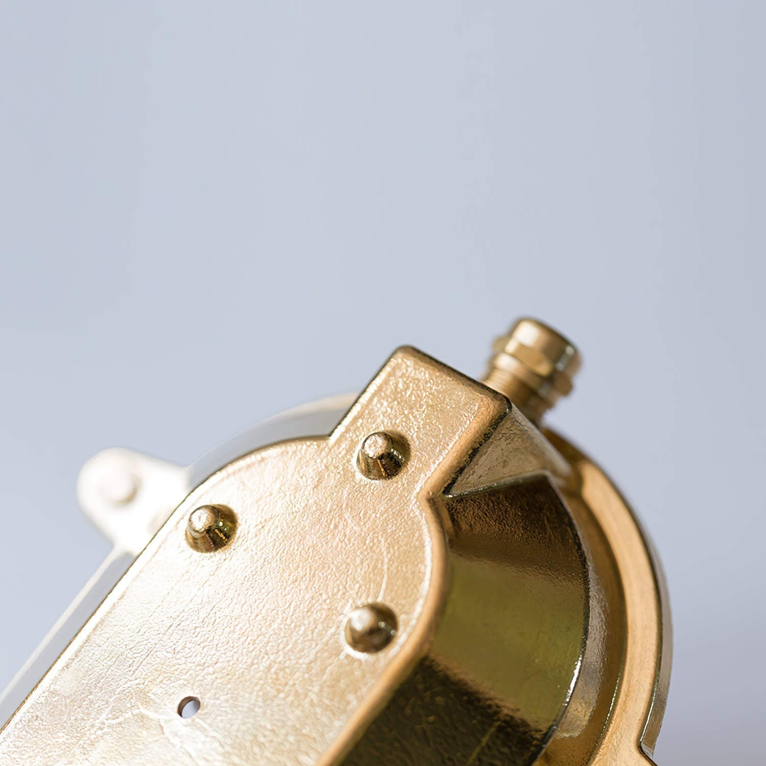 Erthearis Vintage Brass Bunker Sconce Wall Lamp - Neutral Decor
